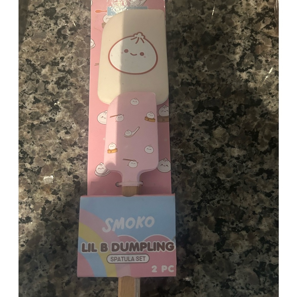 Smoko Lil B Dumpling Spatula Set. Comes with a big and mini spatula. 2 in set.